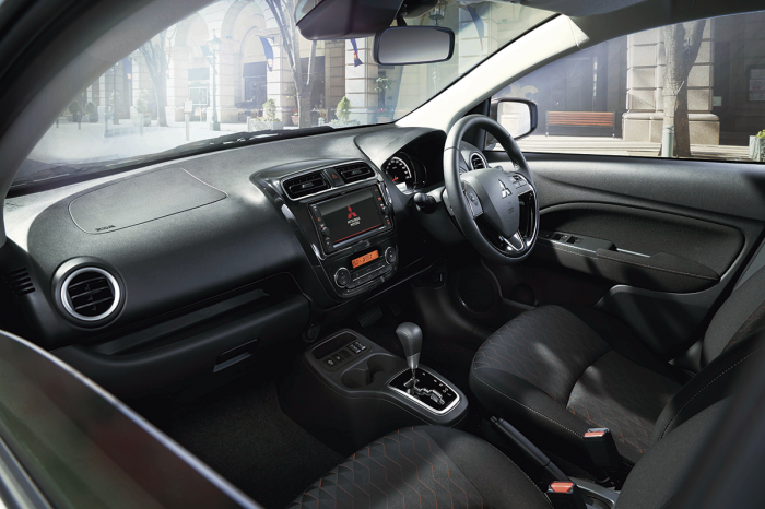 ミラージュ インテリア（画像: 三菱自動車工業の発表資料より）