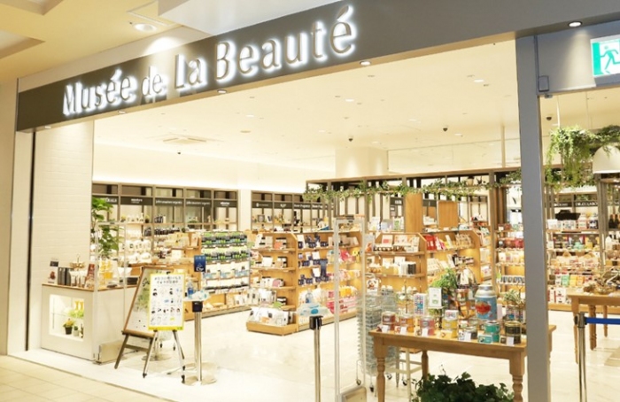 西武東戸塚SCの化粧品売り場に登場した大型コスメ店（そごう・西武発表資料より）