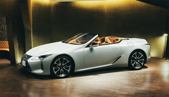 LC500コンバーチブル