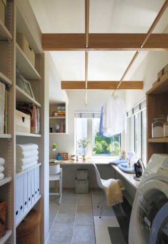 「洗う～干す～取り込む～たたむ～しまう」という一連の作業が「洗濯専用室」で完了する