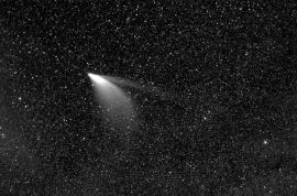 7月5日に観測されたNEOWISE彗星の雄姿　(c) NASA