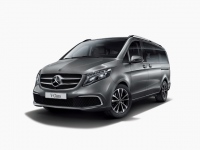 安全運転支援システムが充実したメルセデス・ベンツVクラス、写真はV220dアバンギャルド ロング、805.0万円