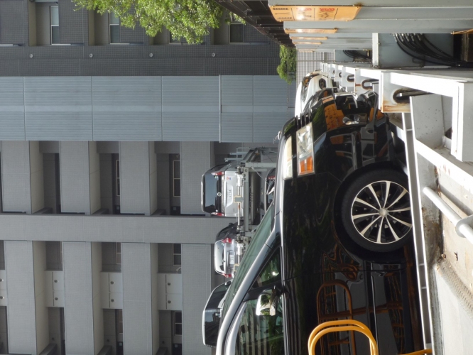 Photo:団地に多い2段積や立体の駐車場　©sawahajime