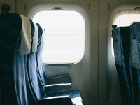 ポートが今年の夏休みの旅行についてアンケート調査。「旅行に行く予定はない」との回答55.0%