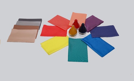 超臨界流体染色で染色したポリプロピレン繊維（金沢工業大の発表より）