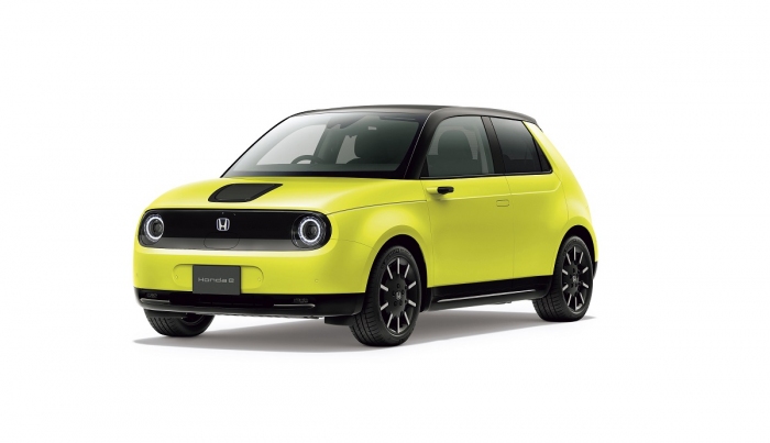 「Honda e」（チャージイエロー）