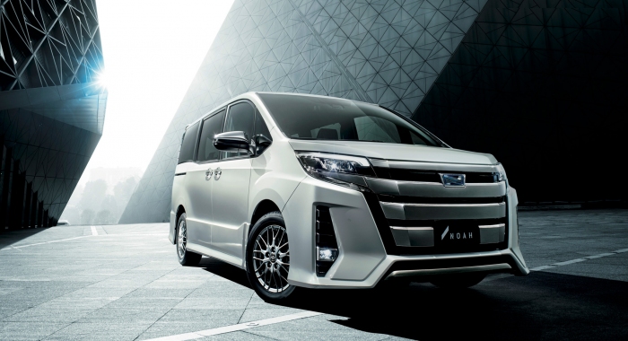 ノア 特別仕様車 Si“W×B（ダブルバイビー）III“