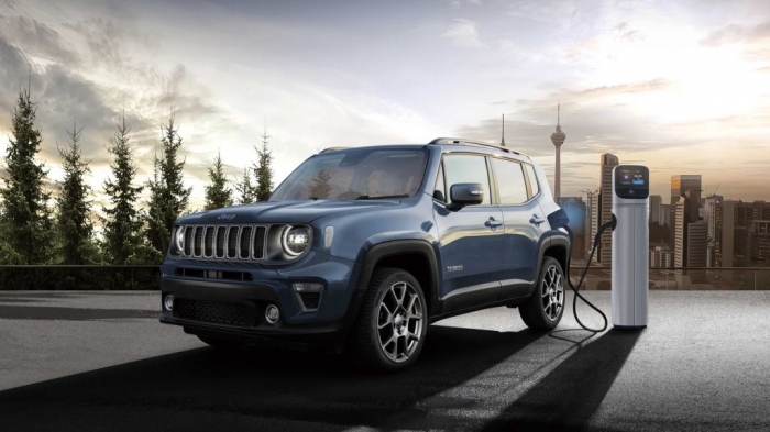 ジープ・レネゲード 4xe（画像：FCAジャパン発表資料より）