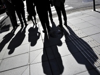 東京商工リサーチが上場企業の早期・希望退職者募集を調査。10月29日までに72社。昨年通年35社の2倍以上と急増