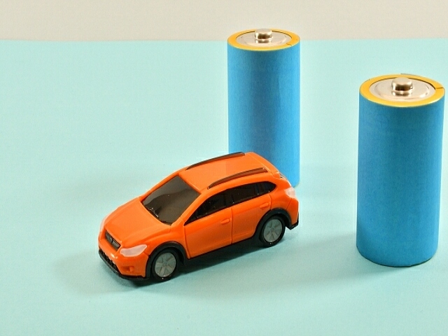 富士経済が次世代電池の世界市場調査。全固体電池 2兆1014億円。高分子系などが先行するが、xEV向けを硫化物系が大きく伸びる