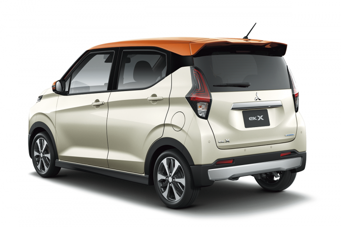 eKクロス「G Plus Edition」（画像: 三菱自動車工業の発表資料より）