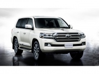 トヨタ最上級のクロカン4駆・200系ランクルが、2021年に新型300系にスイッチするとか。現行型は、全長4950mm×全幅1980mm×全高1870mm、ホイールベース2850mm。ランドクルーザーが活躍する世界を考えると、新型ランクル300系も現状のサイズは維持されるだろう