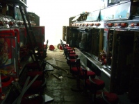 矢野経済研究所が全国パチンコ経営企業数及び店舗数に関する調査。12月末の企業数は前年から221社減の2577社、店舗数は608店舗減の8778店