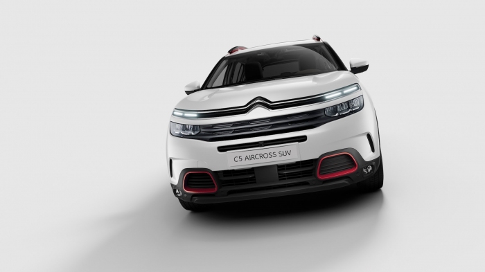 マイナーチェンジを受けたシトロエン・C5エアクロスSUV（画像: グループPSAジャパン発表資料より）