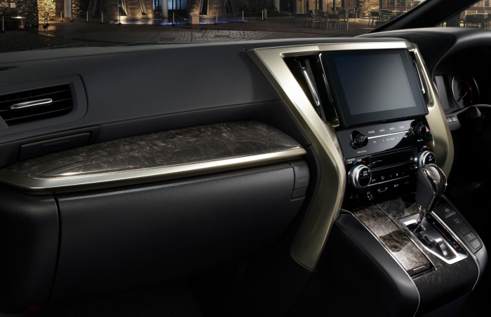 アルファード 特別仕様車 S“TYPE GOLD Ⅱ” インストルメントパネル（画像: トヨタ自動車の発表資料より）