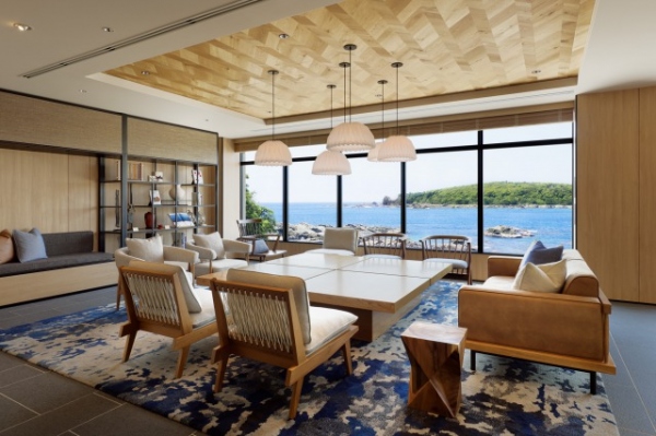 積水ハウスとマリオットは6月9日、和歌山県すさみ町に地方創生事業「Trip Base 道の駅プロジェクト」の13番目のホテル「フェアフィールド·バイ·マリオット·和歌山すさみ」を開業。コロナ禍が収束したら行ってみたいところが、また一つ誕生した。