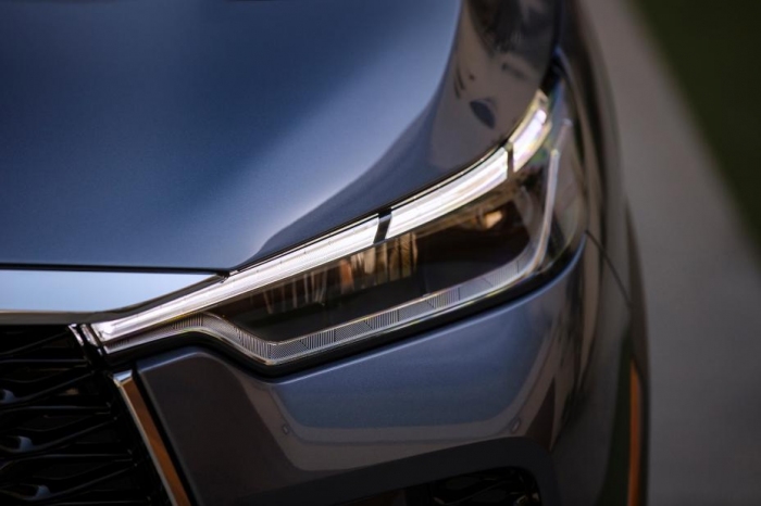 ピアノキーLEDヘッドライト（画像: 日産自動車の発表資料より）