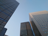 東京商工リサーチが2020年度決算「平均年間給与」調査。平均年間給与は603万円、前年度より10万円減少。2012年度から8年連続で上昇していたがコロナ禍での業績悪化や残業の減少などが影響。