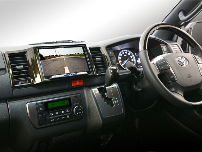 ハイエース用8インチナビキット取り付けイメージ（カナック企画発表資料より）