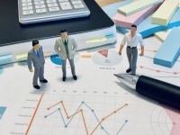 日本能率協会が「テレワークの実施状況」と「職場メンバーとの雑談機会と効果」について調査。テレワーク実施者の8割以上が「雑談がしにくくなった」。雑談は自身にとって「プラス」8割。