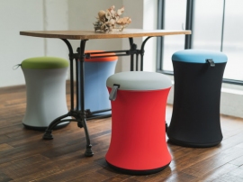 イトーキ＜７９７２＞（東１）は１１月９日、スタイリッシュさと多機能性を併せ持つスツール『ｂｅｒｅ（ベレー）』を１１月９日に発売したと発表。