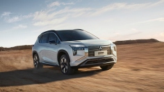 新型「エアトレック」（画像: 三菱自動車工業の発表資料より）