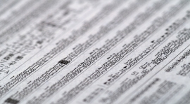 シミックホールディングス<2309>(東1)は、今週末の3連休を控え、「オミクロン株」の一段の感染拡大や重症患者の増加、病床使用率の逼迫などへの警戒感が強まっており、政府も、まん延防止等重点措置を延長し3回目のワクチン接種を加速さえることから接種関連株の一角として同社株に買い物が増勢となっている。 シミックホールディングス<2309>(東1)は、今週末の3連休を控え、「オミクロン株」の一段の感染拡大や重症患者の増加、病床使用率の逼迫などへの警戒感が強まっており、政府も、まん延防止等重点措置を延長し3回目のワクチン接種を加速さえることから接種関連株の一角として同社株に買い物が増勢となっている。