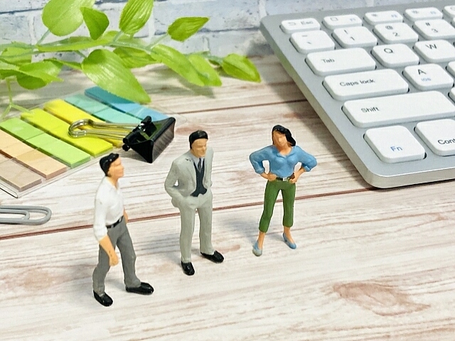 パーソル総合研究所が「女性活躍推進に関する調査」。育児期間における「給与」と「勤務時間」の重視度で男女に大きな違いが