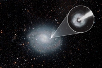 はるか彼方の銀河で起こったガンマ線バーストのイメージ（画像: ノースウェスタン大学 (c) WM ケック天文台/アダム・マカレンコ）