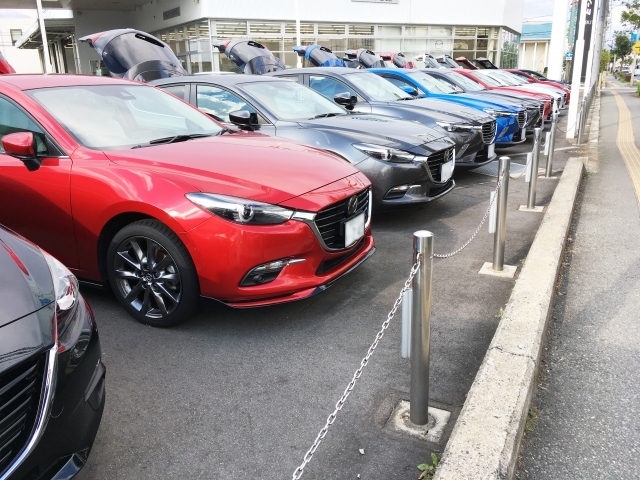 リクルート自動車総研が「中古車購入実態調査2022」。2022年、中古車市場規模は前年から縮小、中古車購入単価は引き続き上昇