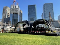 大規模複合開発中の大阪駅前「うめきた」で「うめきたMIDORIコレクション」を開催　「ニサイ」のランウェイショーも