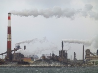 日本鉄鋼連盟が11月の鉄鋼生産概況を発表。2023年度の鉄鋼内需は前年度比で微増。外需は海外経済の減速から前年割れとなる見通し