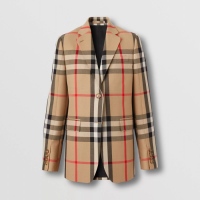 「バーバリー」がコンバイン型ストアを新宿髙島屋にリロケーションオープン