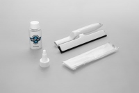 フロントガラスに雨が付かない超撥水ガラスコート「ゼロワイパー フルセット」（画像：カーメイト発表資料より）