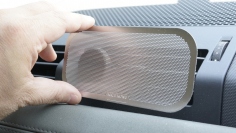 エアコンの直風を自然風に変える車用エアコンガー「KAZEKONU(カゼコヌ)」（画像：INBES発表資料より）