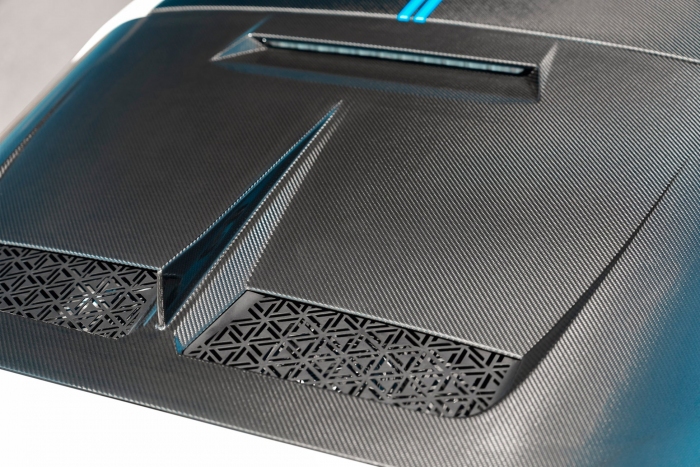 専用デザインリアフード（シャークフィン付）：発表資料より