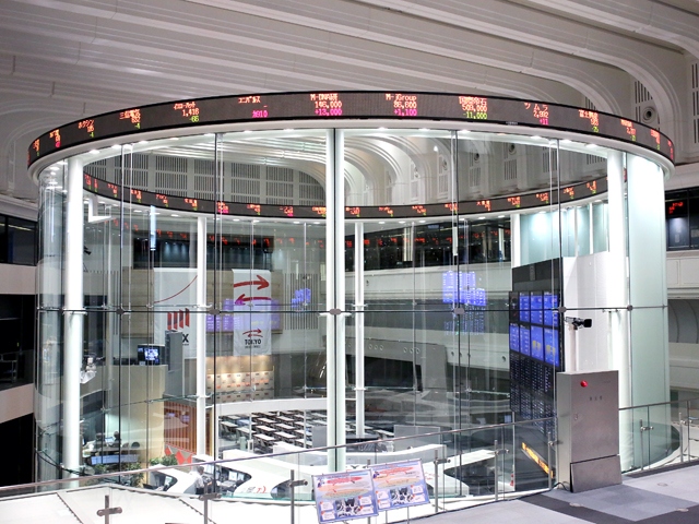 中国の景気減速もあり通期は減収  見通しで揃うが、各社積極投資姿勢は堅持