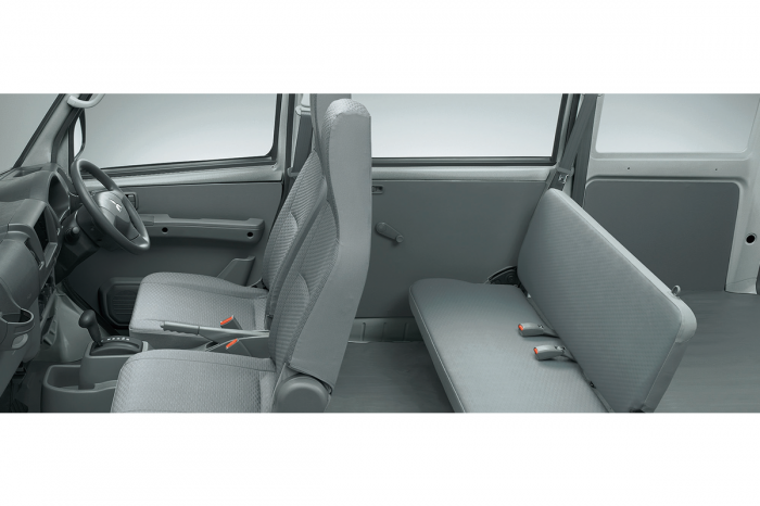 ミニキャブEV　CD20.0 kWh 4シーター内装：発表資料より