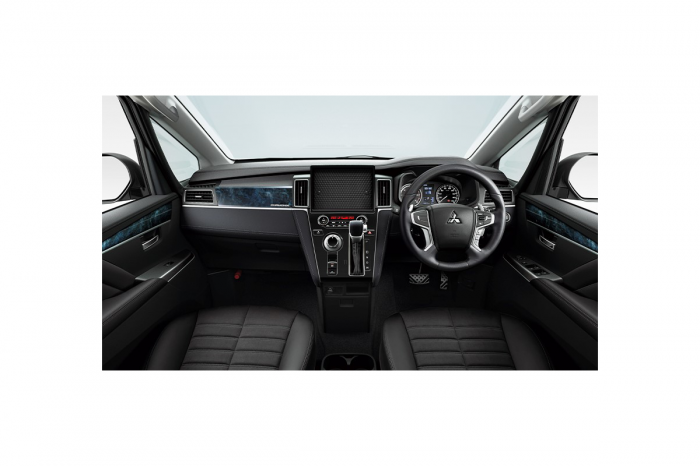 デリカD:5 「CHAMONIX」インテリア