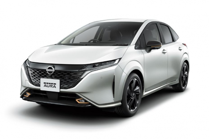 オーラ 90周年記念車