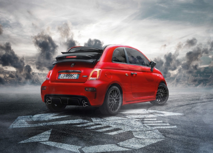 F595C（写真：Stellantisジャパン発表資料より）