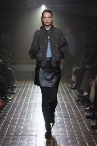 「チノ」が2024秋冬コレクションを発表　内に秘めた力強さ、優しい強さを表現