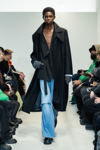 「ヴェイン」2024秋冬コレクション　可変性に富んだアイテムを発表