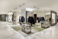 「フェラガモ」伊勢丹新宿店ウィメンズストアを移転リニューアルオープン