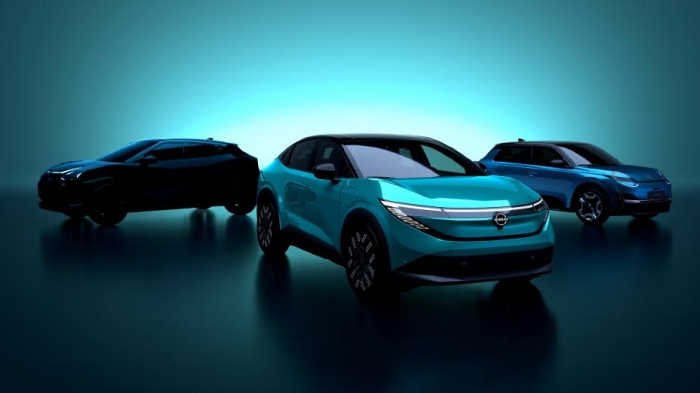 欧州での新型ラインアップティーザーイメージ