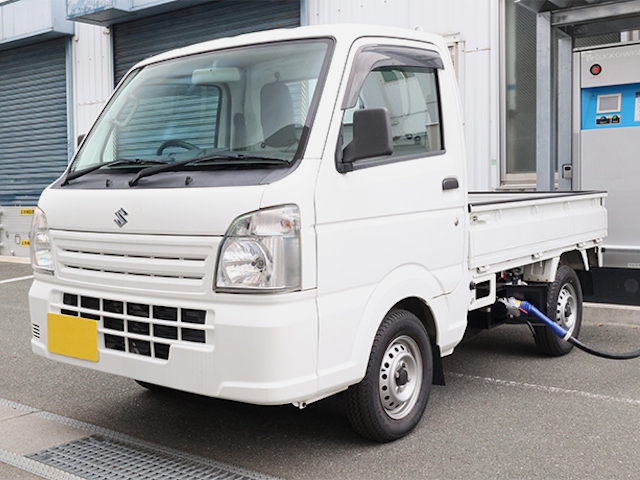 SUZUKIが農家での実際に使用実証のために製作したキャリー・ベースの「BEV軽トラック」　1年間の実証実験に供する