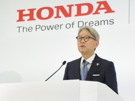 HONDAのEV戦略の軌道修正を説明する代表執行役社長・三部敏宏氏 HONDAのEV戦略の軌道修正を説明する代表執行役社長・三部敏宏氏