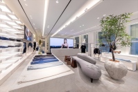 「カルバン・クライン」東京・原宿に世界最大の旗艦店をオープン