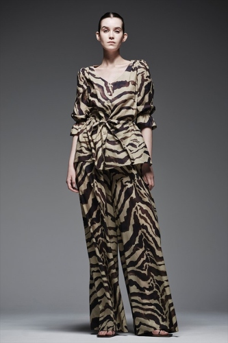 「ジュン アシダ」が2026春夏コレクション発表　“Dual Motion”をテーマに伝統とモダンを融合