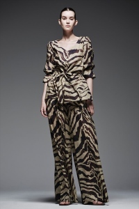 「ジュン アシダ」が2026春夏コレクション発表　“Dual Motion”をテーマに伝統とモダンを融合